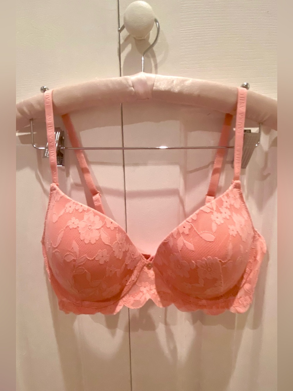 New Laura Ashley pink lightly padded bra. Size 36C